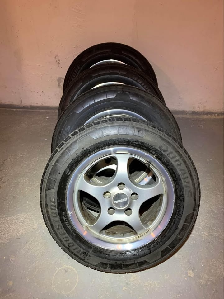 Bridgestone penu + disky 205/65R15 C