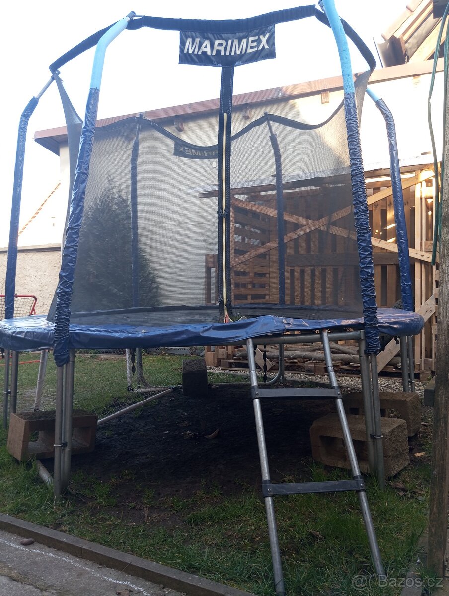 Trampolína