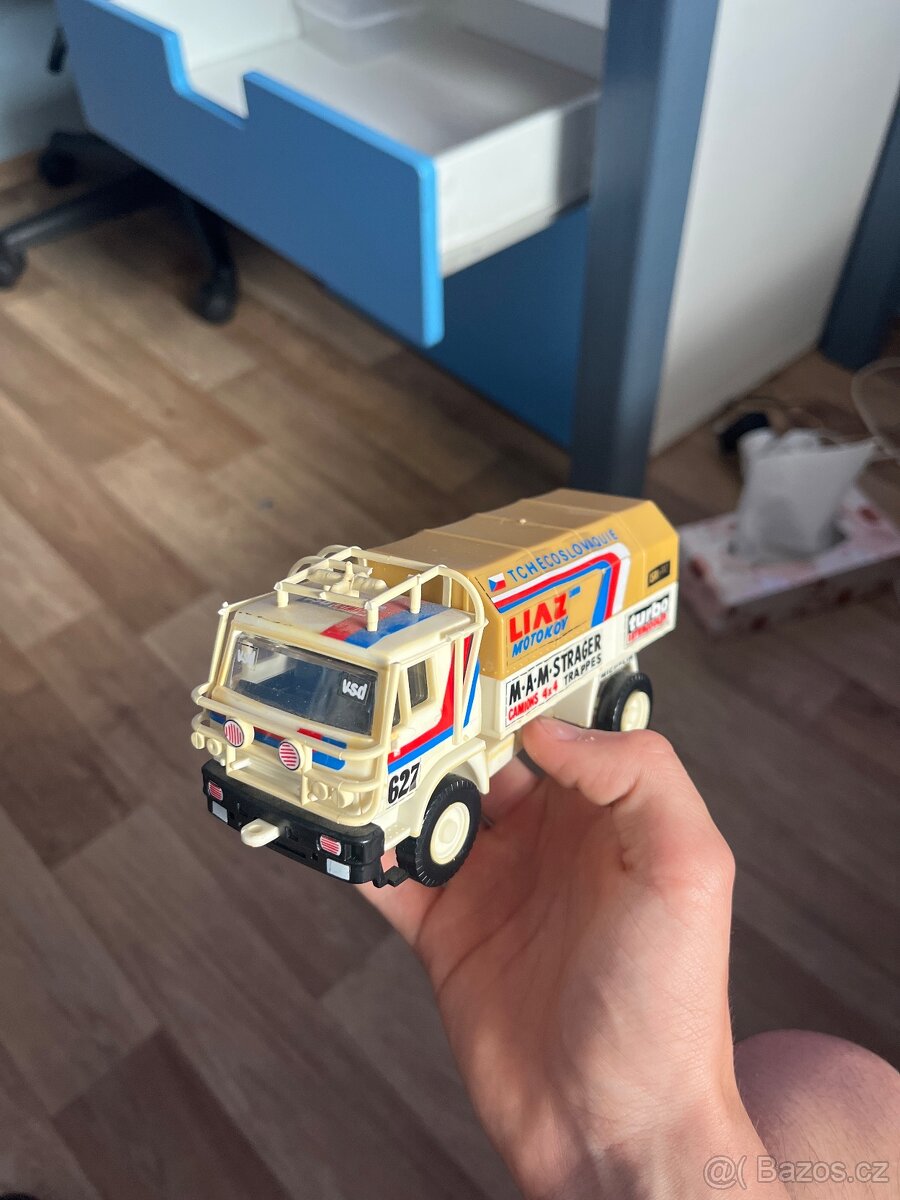Staré sběratelské autíčka