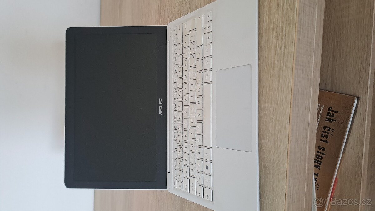 Notebook ASUS E200H