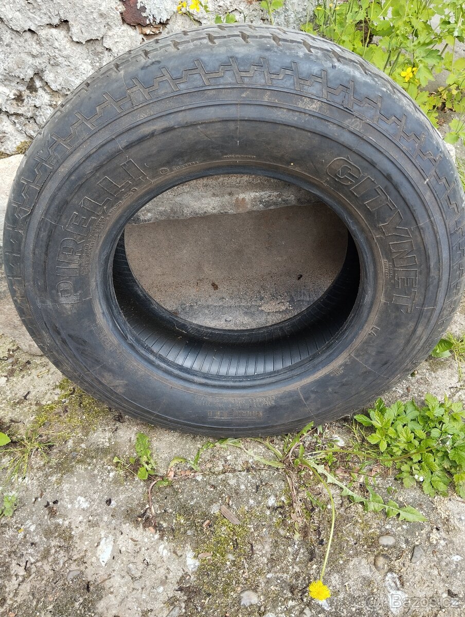 Pneu Pirelli Citynet 215/75R16C