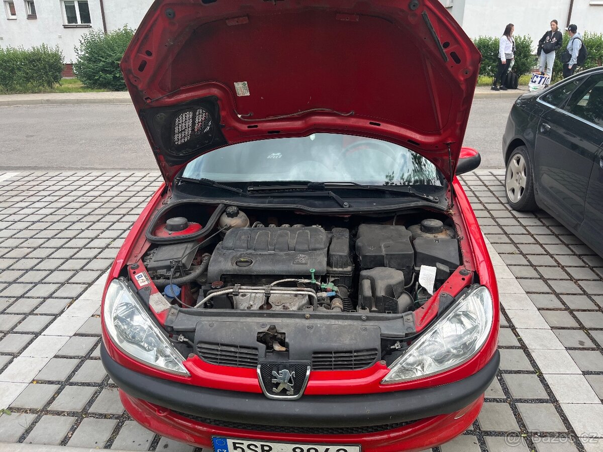 Peugeot 206 – 1.4 benzín, 2004, bez STK