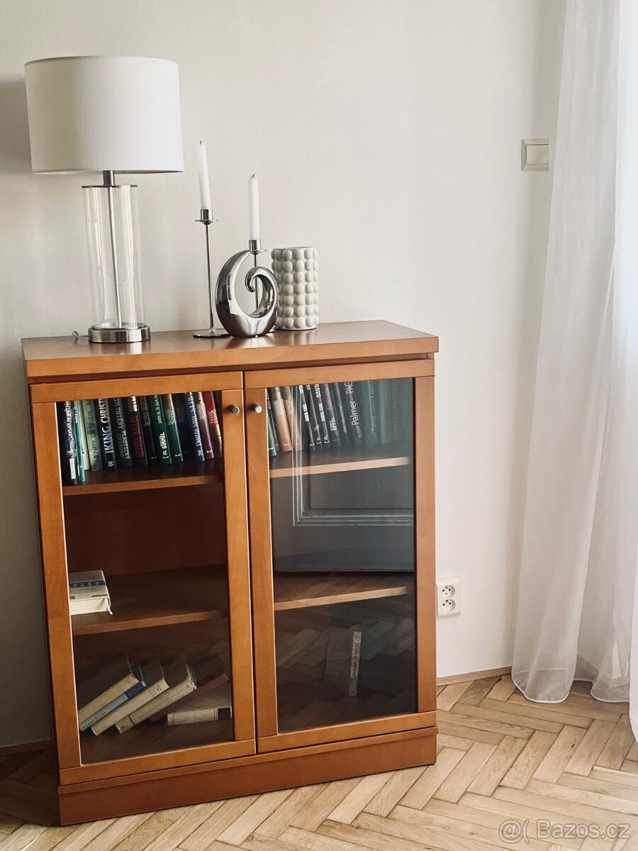 Komoda, TV stolky, polička
