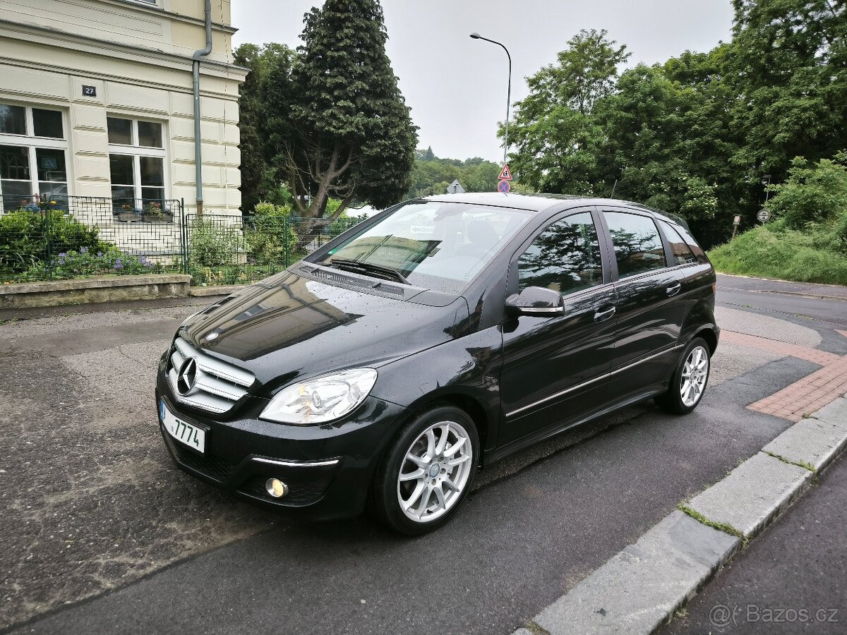 Mercedes B 180 CDi klima výhřev sedadel, park.systém