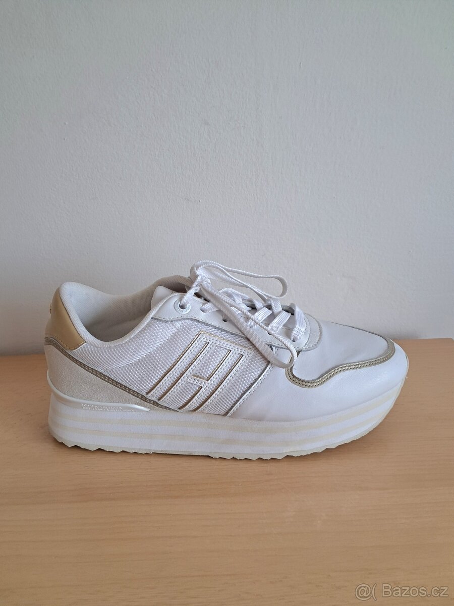 Bílé tenisky Tommy Hilfiger 41