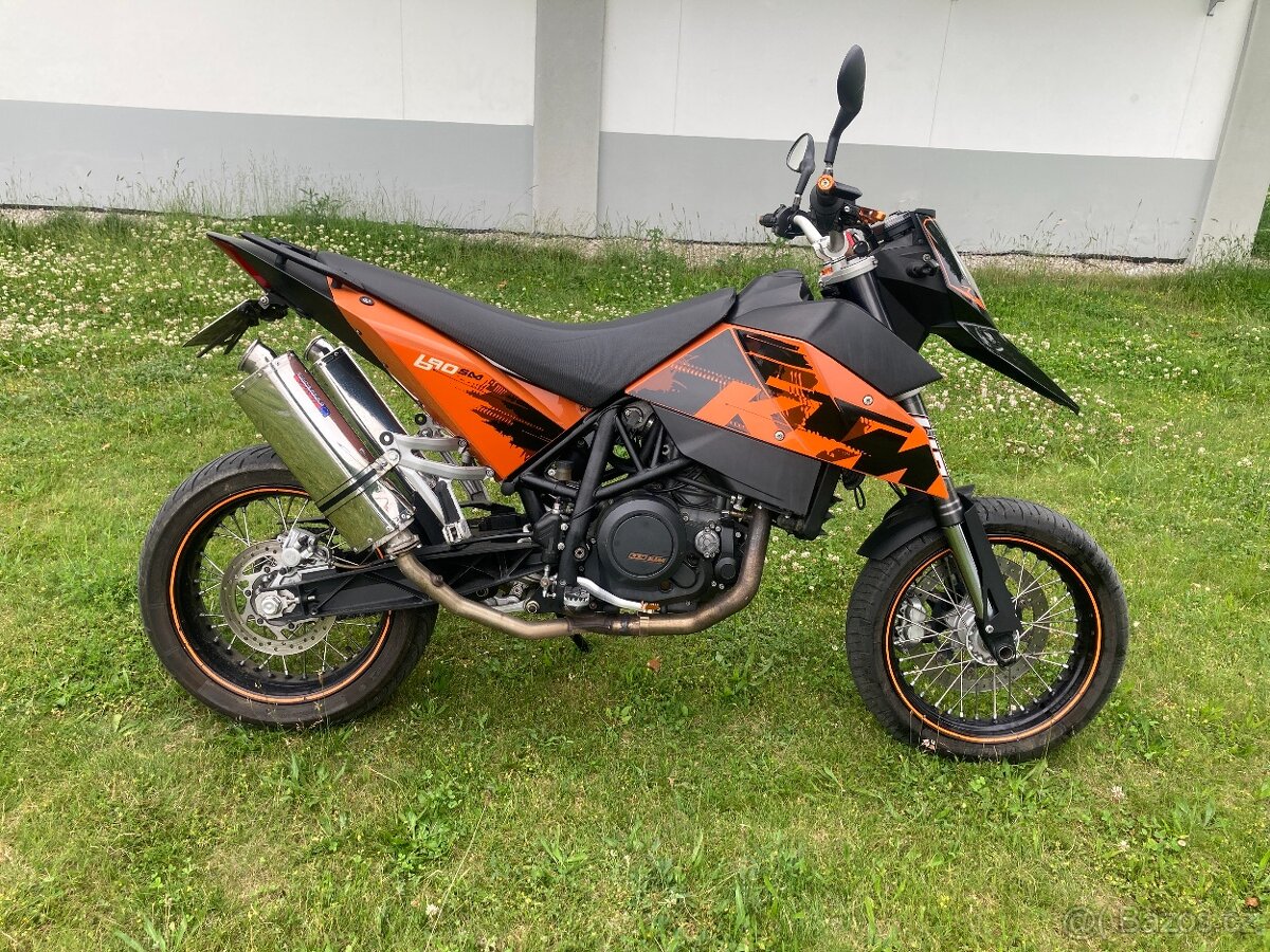 Ktm 690 Sm 46kw po servisu nová stk do 6/2029 bez investic