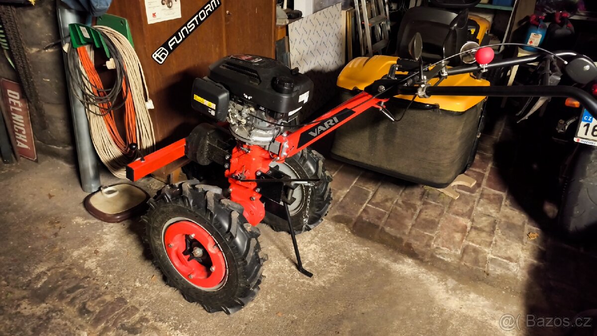 Mlotraktor Vari