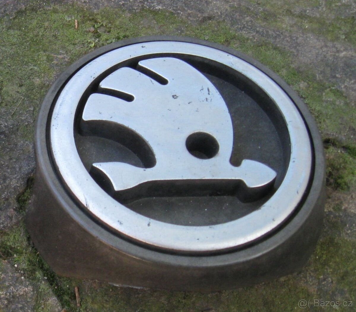ŠKODA FAVORIT - přední znak