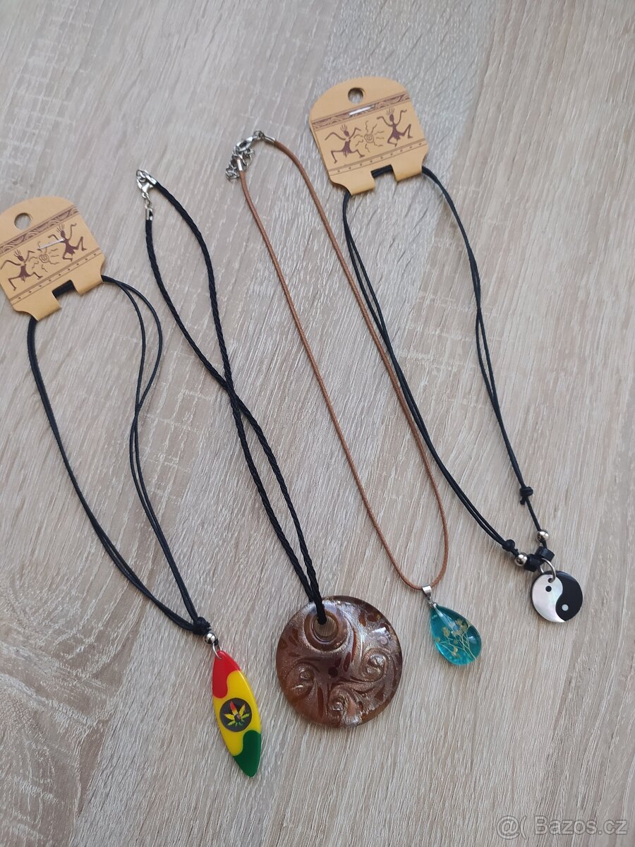 Set náhrdelníků
