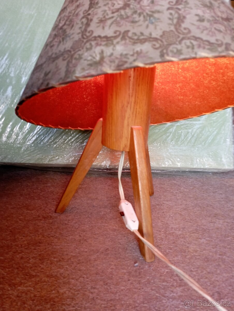 retro lampa na noční stolek - Pokrok Žilina