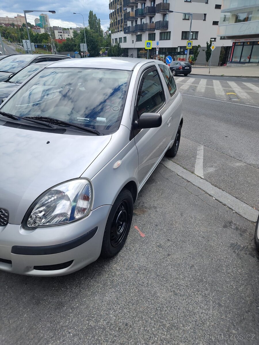 Toyota Yaris coupe 2003 čtyřválec