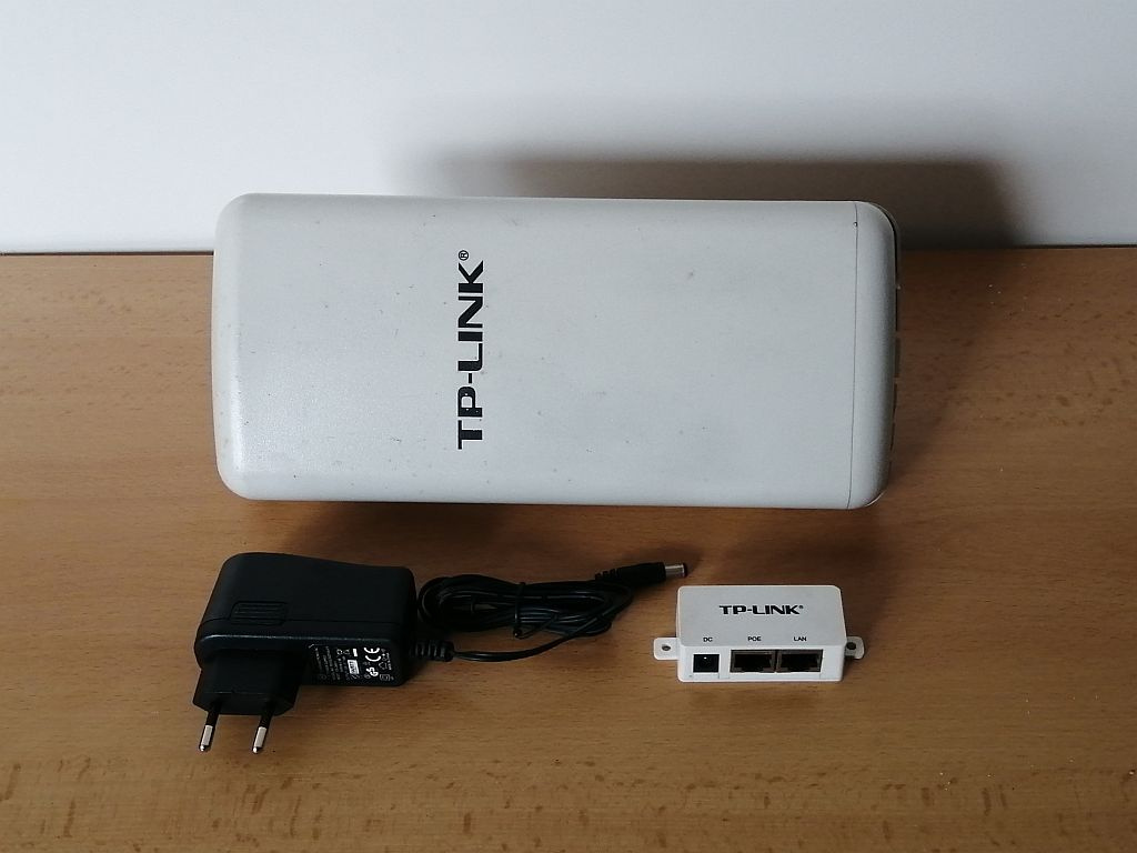 Přístupový bod TL-WA5210G (WiFi router)