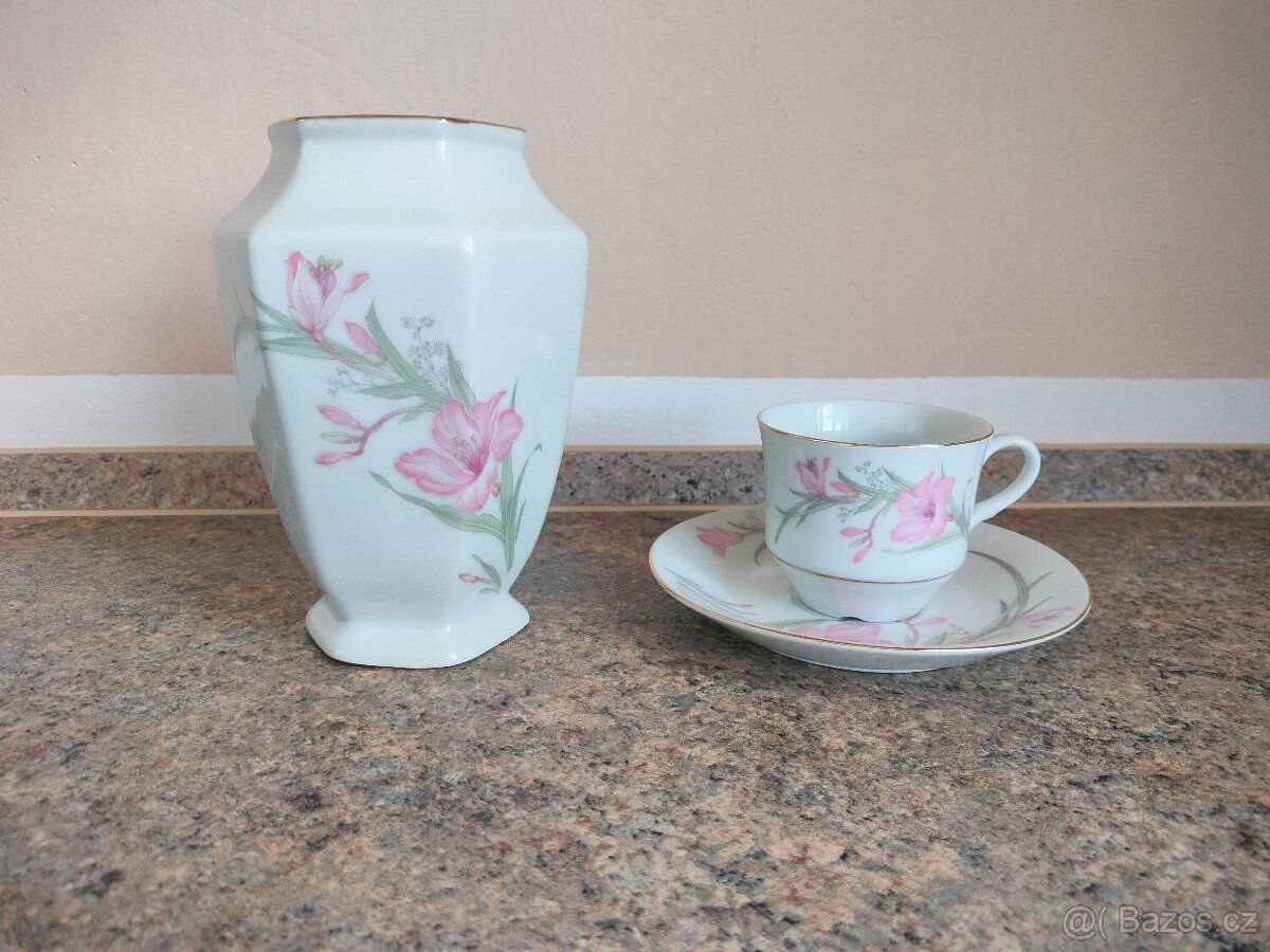 Hrníček s podšálkem a šestihranná váza, 15 cm,