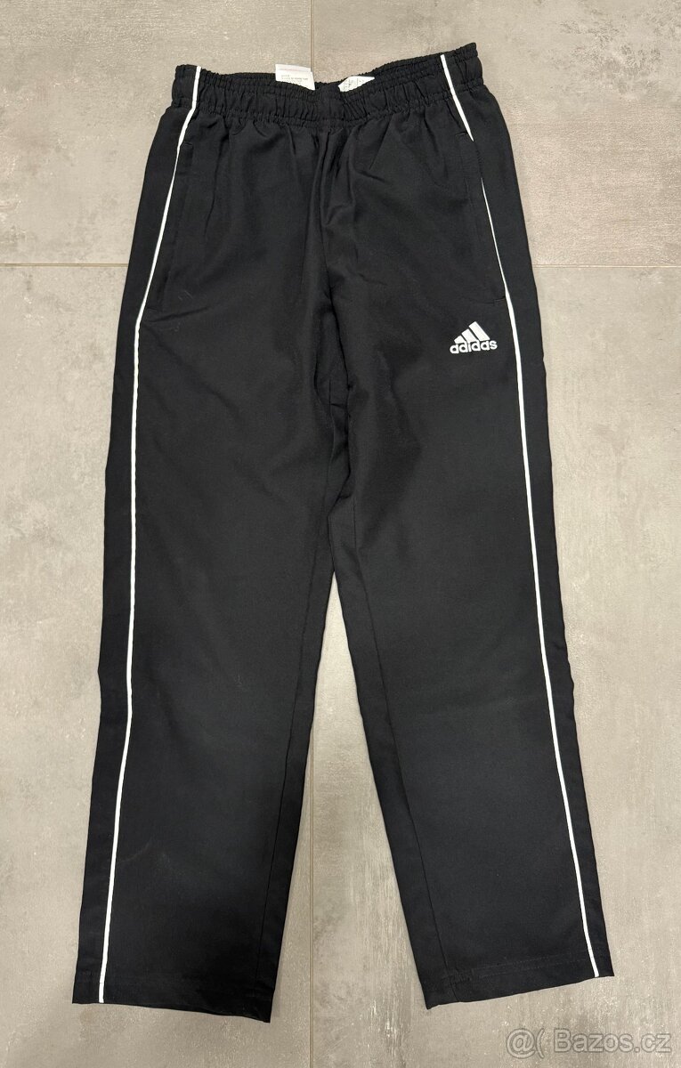 Tepláky Adidas, vel. 140 cm