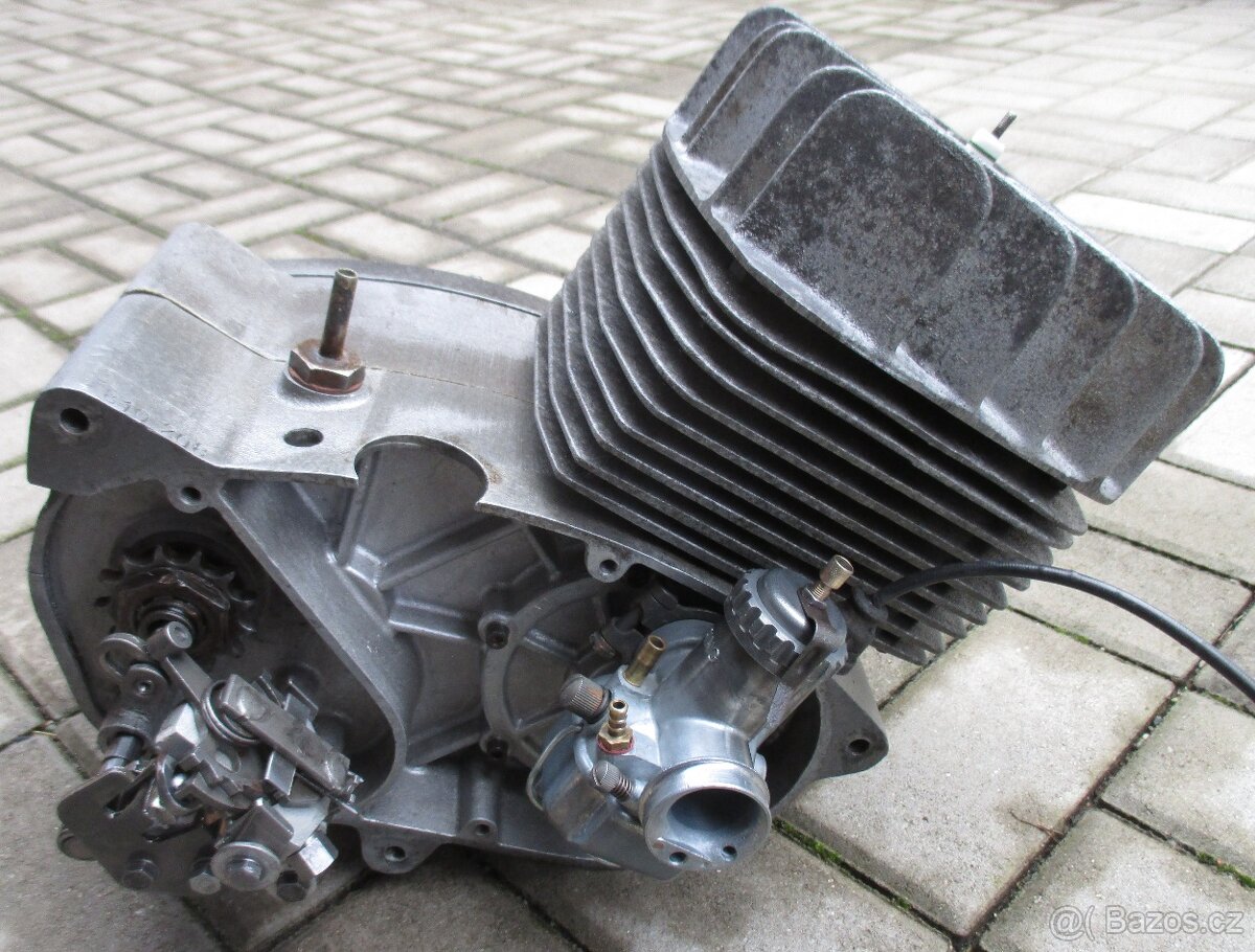 Závodní motor maico 125 ccm motokára silnice aj.