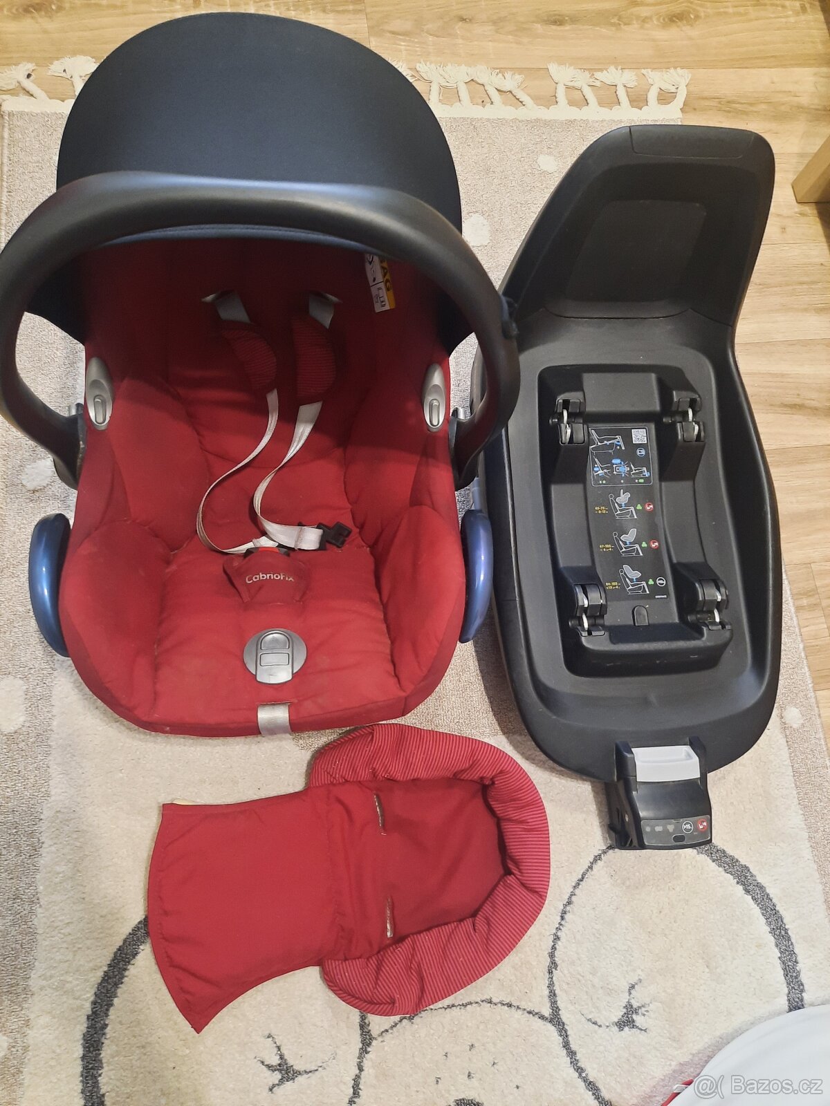 Autosedačka Maxi-Cosi se základnou