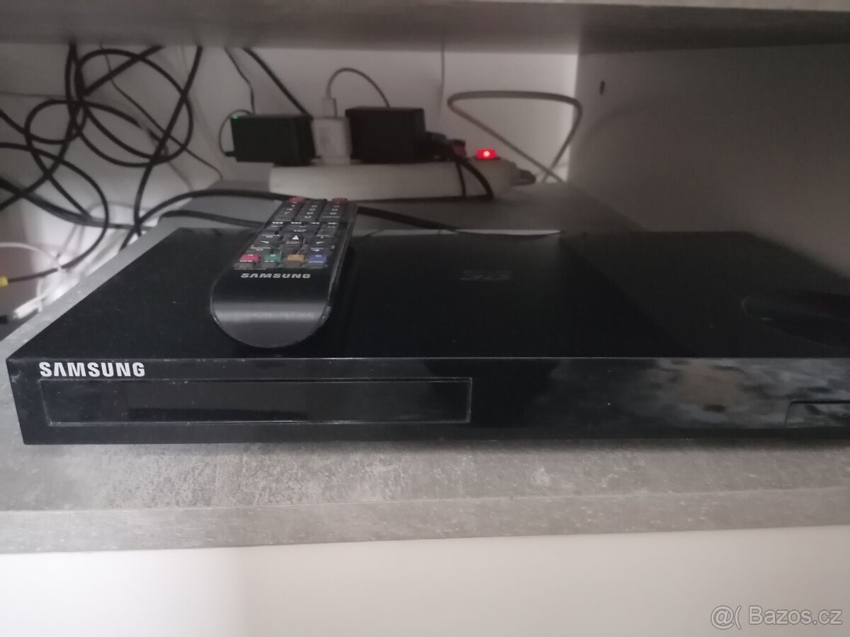 Prodám DVD + 3d přehrávač
