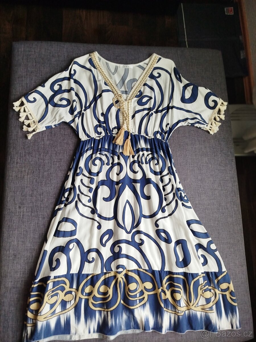 Letní šaty s orientálními vzory