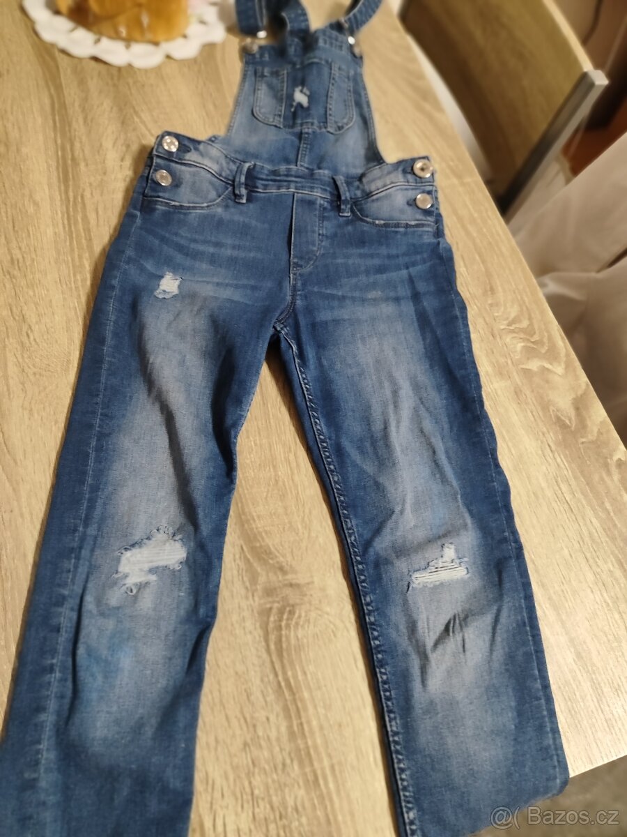 Prodám moc krásné laclové kraťase DENIM vel. 140