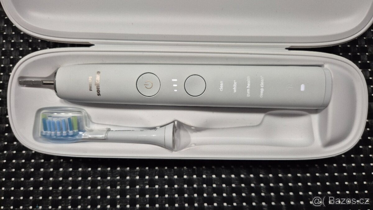 Elektrický kartáček Philips Sonicare DiamondClean HX9911