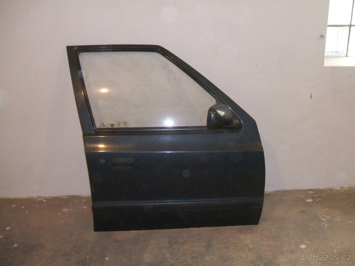 PŘEDNÍ DVEŘE NA FELICII