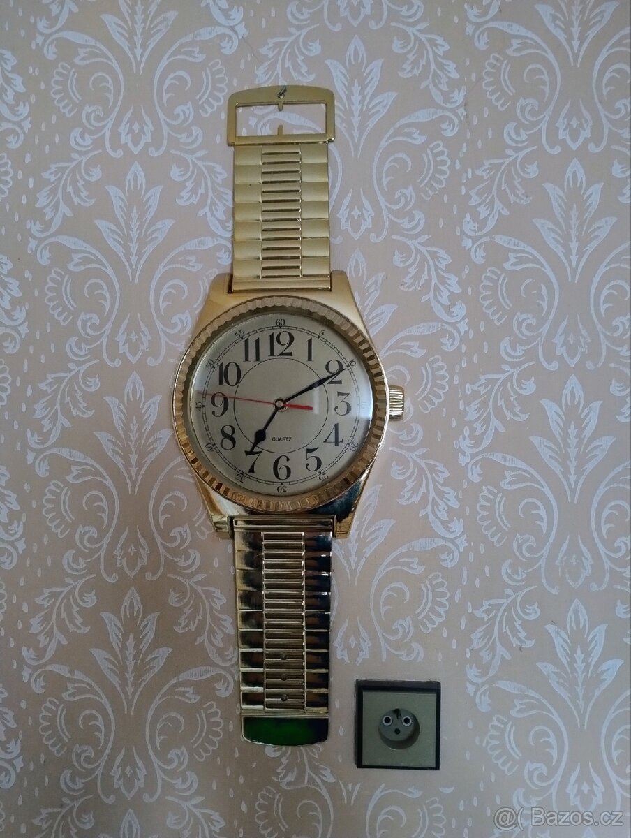 Nástěnné retro hodiny