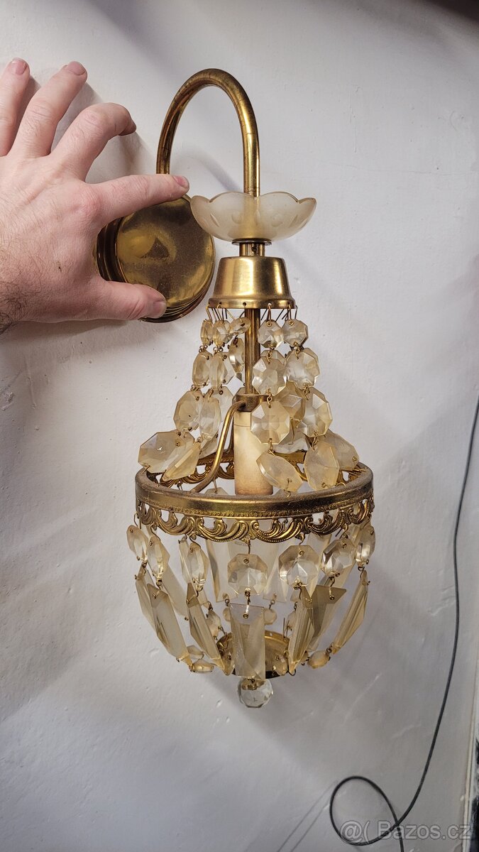 Kristalovy lustr a 2 nastenne lampy