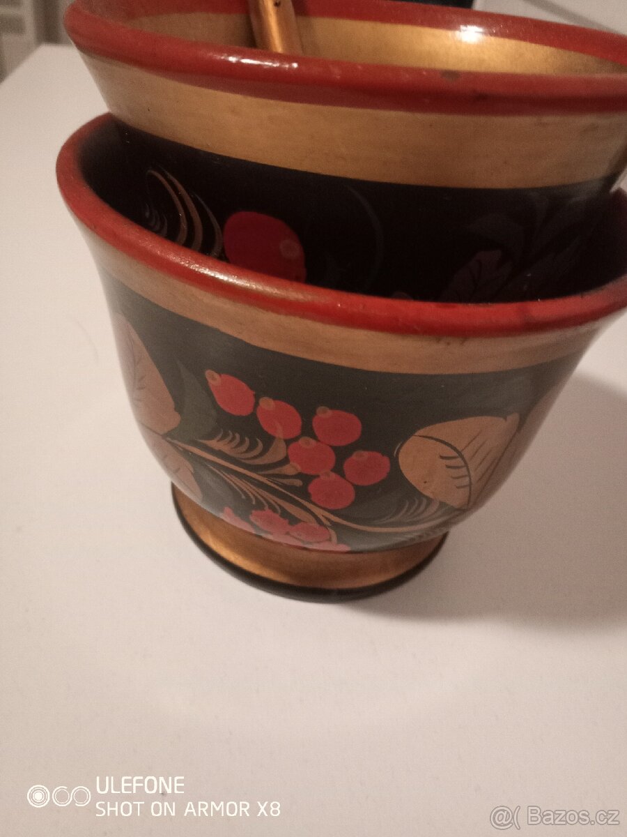 Dřevěné ručně malované nádobí