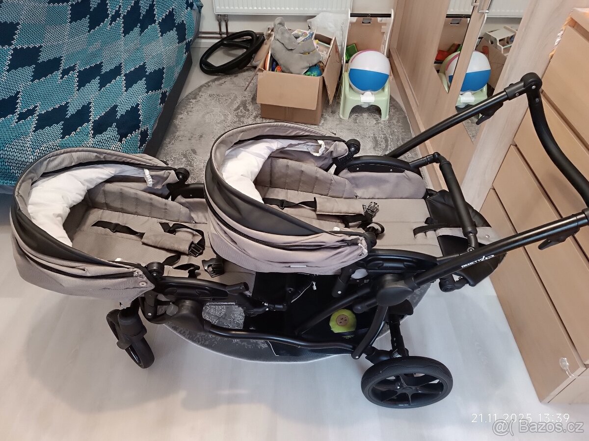 Kočárek pro dvojčata