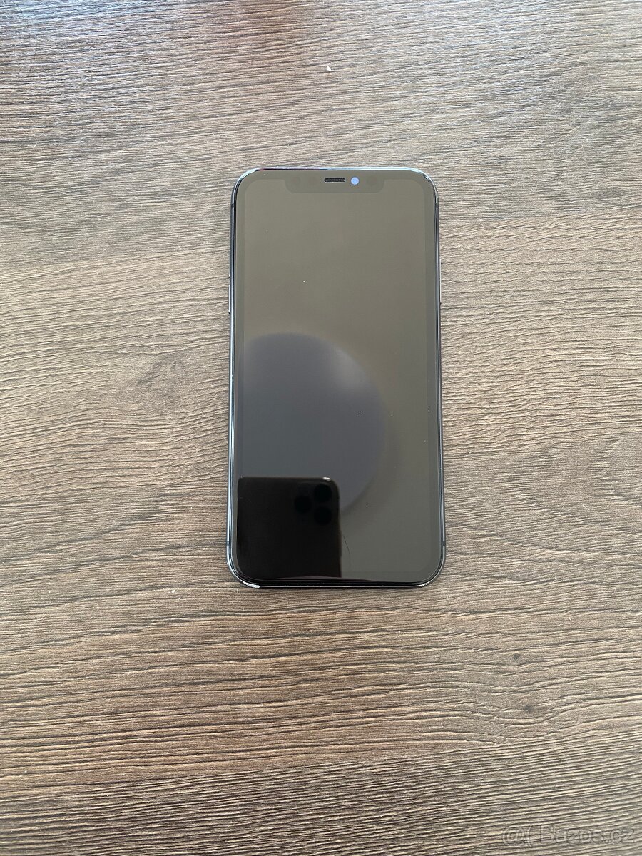 iPhone 11 64gb černý [Prasklý zadní kryt]