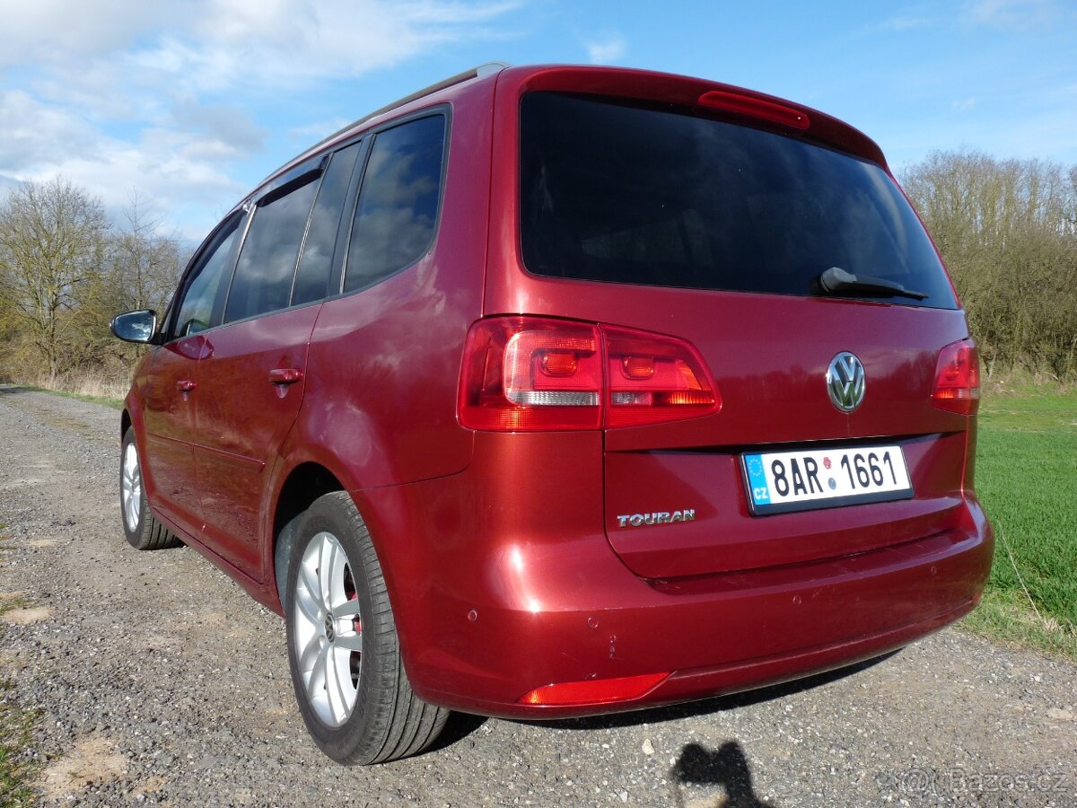 Volkswagen Touran, najeto 109000 km, nezávislé topení