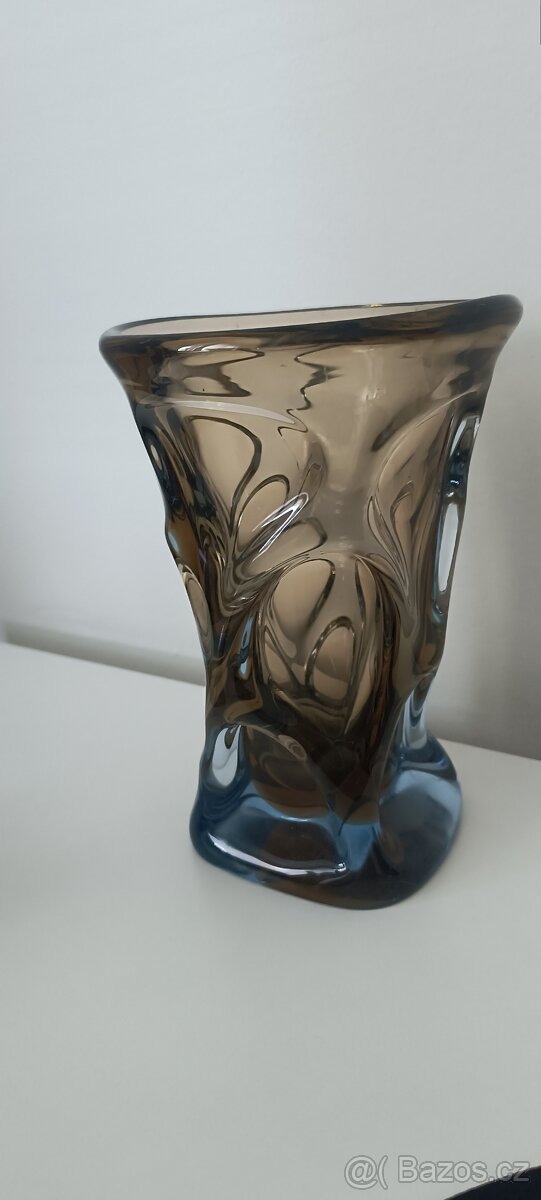 Skleněná váza "rozbouřené moře" Bohuslav Beránek