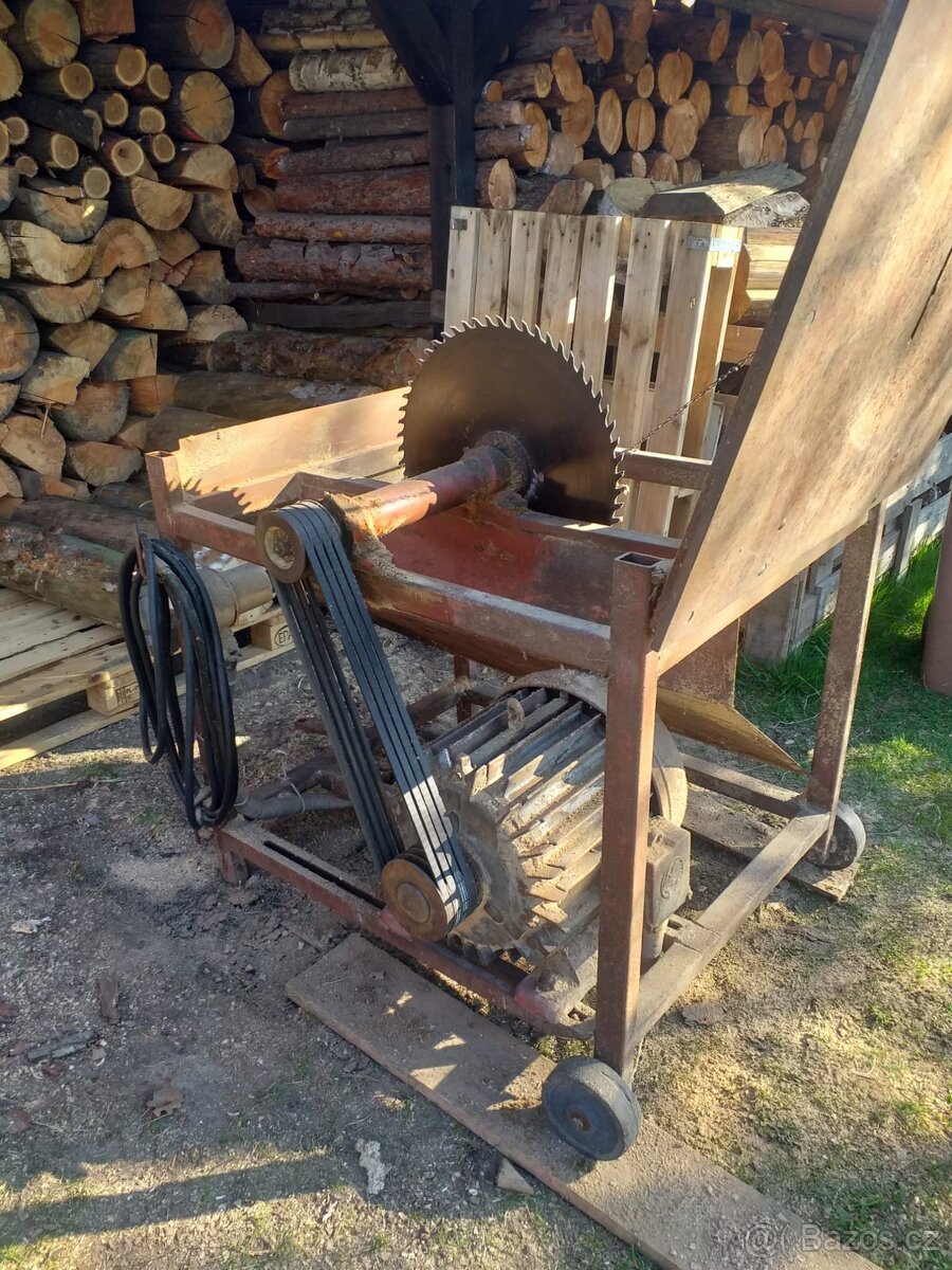 Okružní pila ''cirkulárka''