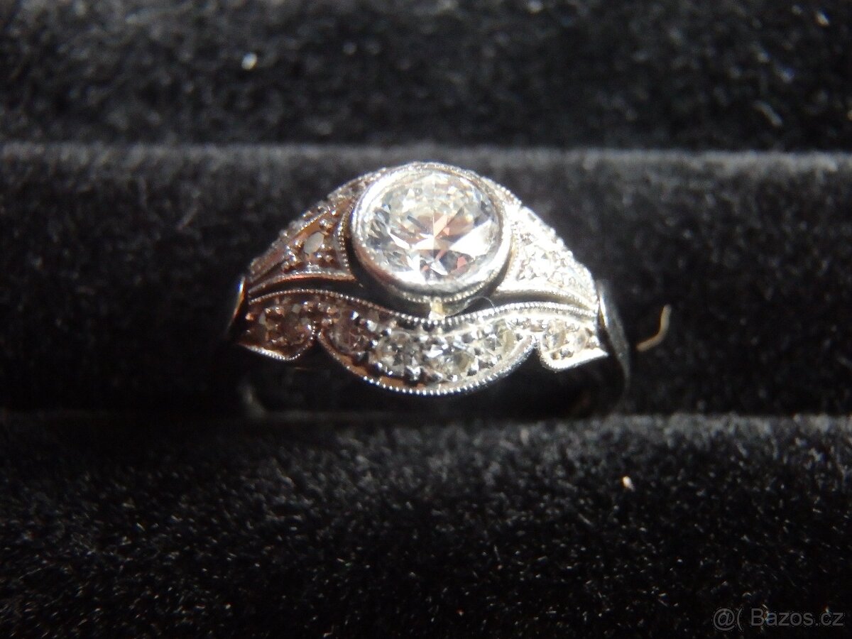 Diamantový Art-Deco zlatý 14K prsten 0,68 ct.