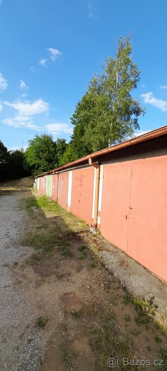Pronájem garáže/skladu Jihlava ul. Rošického