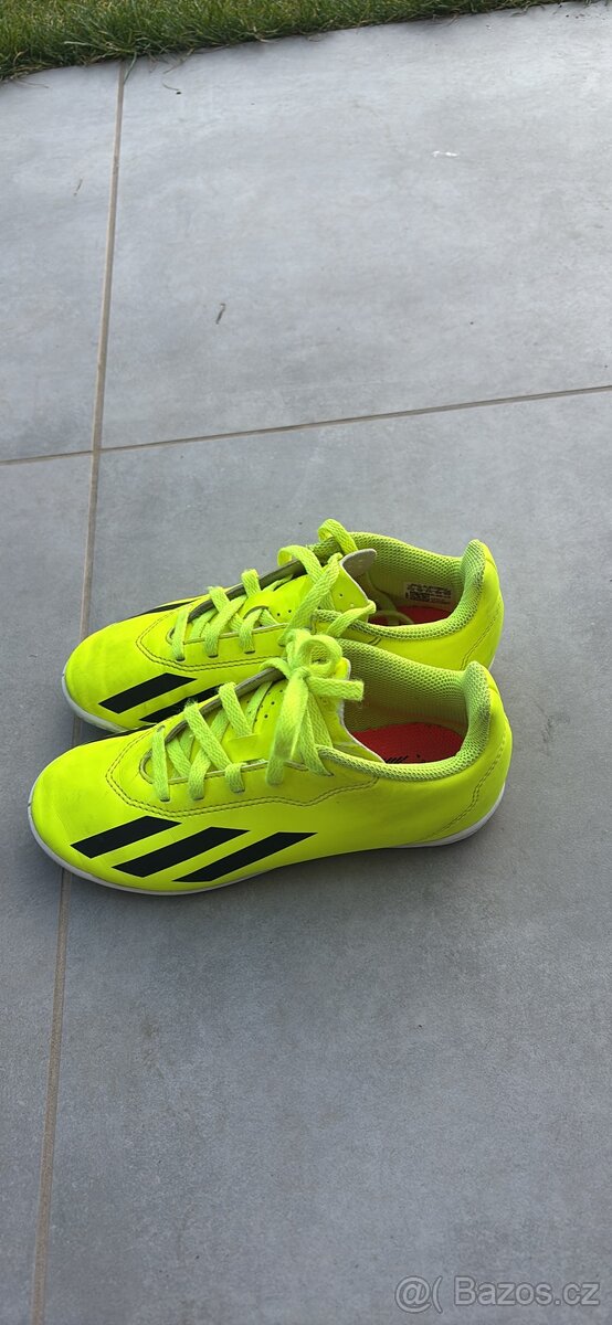 Dětská sálová obuv Adidas 31,5