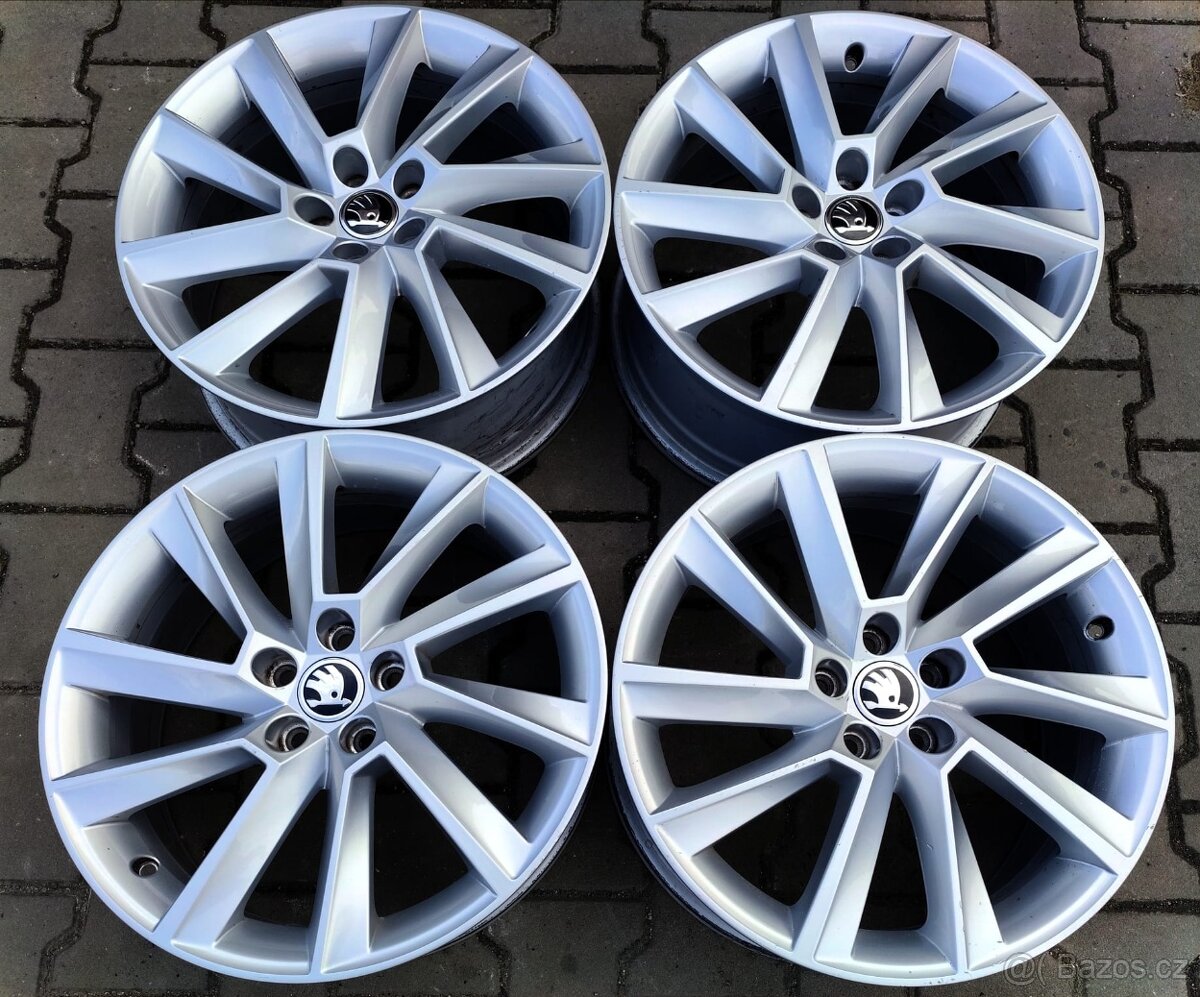 Alu kola originál Škoda Scala, Kamiq 5x100 R17 Stratos