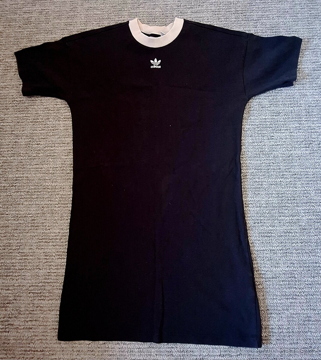 Šaty Adidas S