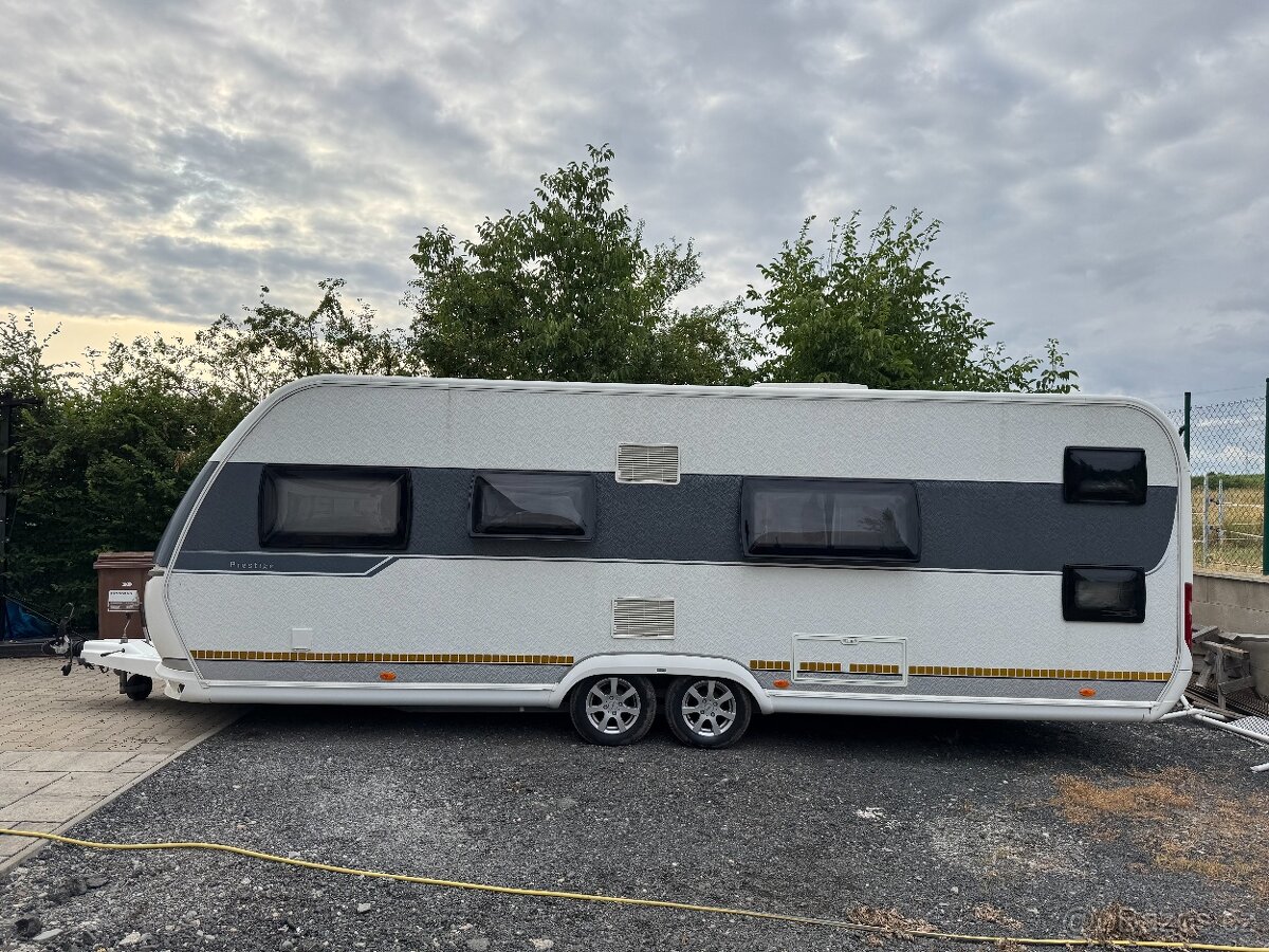 Karavan HOBBY 650 Prestige, 27E GARÁŽOVANÝ