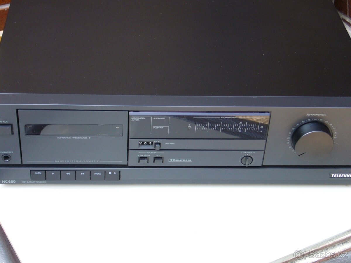 Kazetový magnetofon Telefunken HC-680 v perfektním stavu.