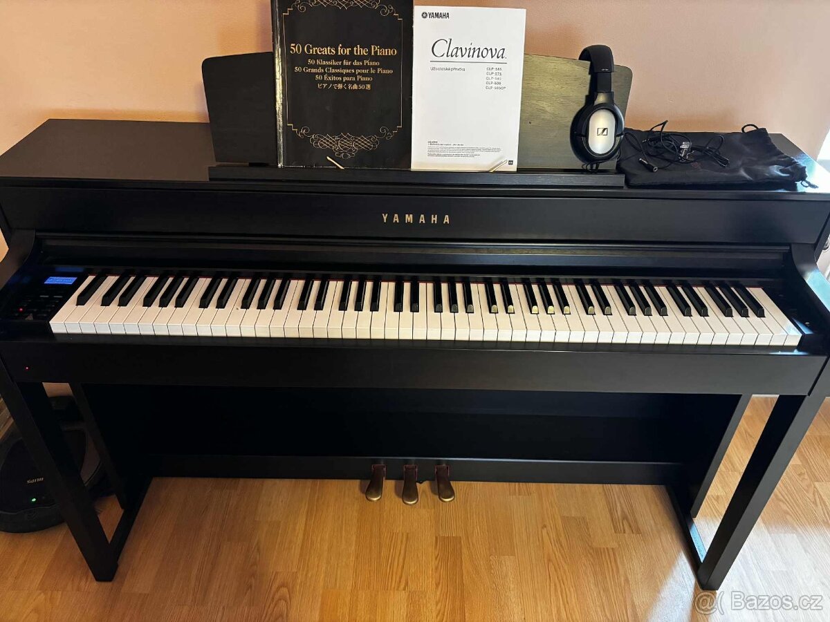 Klavinova Yamaha CLP 575