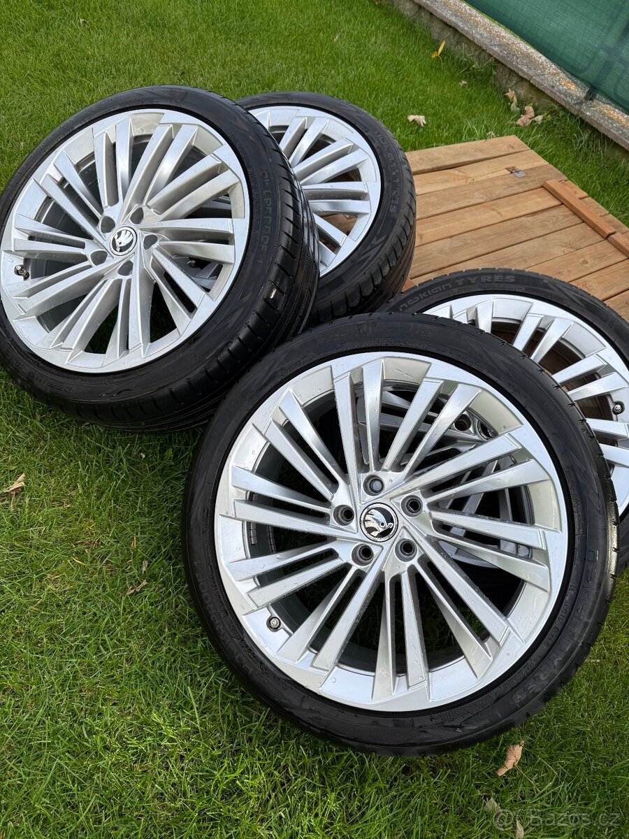 Letní Alu kola 19” VERITATE originál Škoda Superb 4
