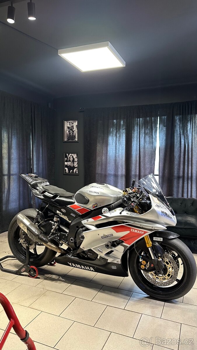 YAMAHA R6 OKRUHOVKA