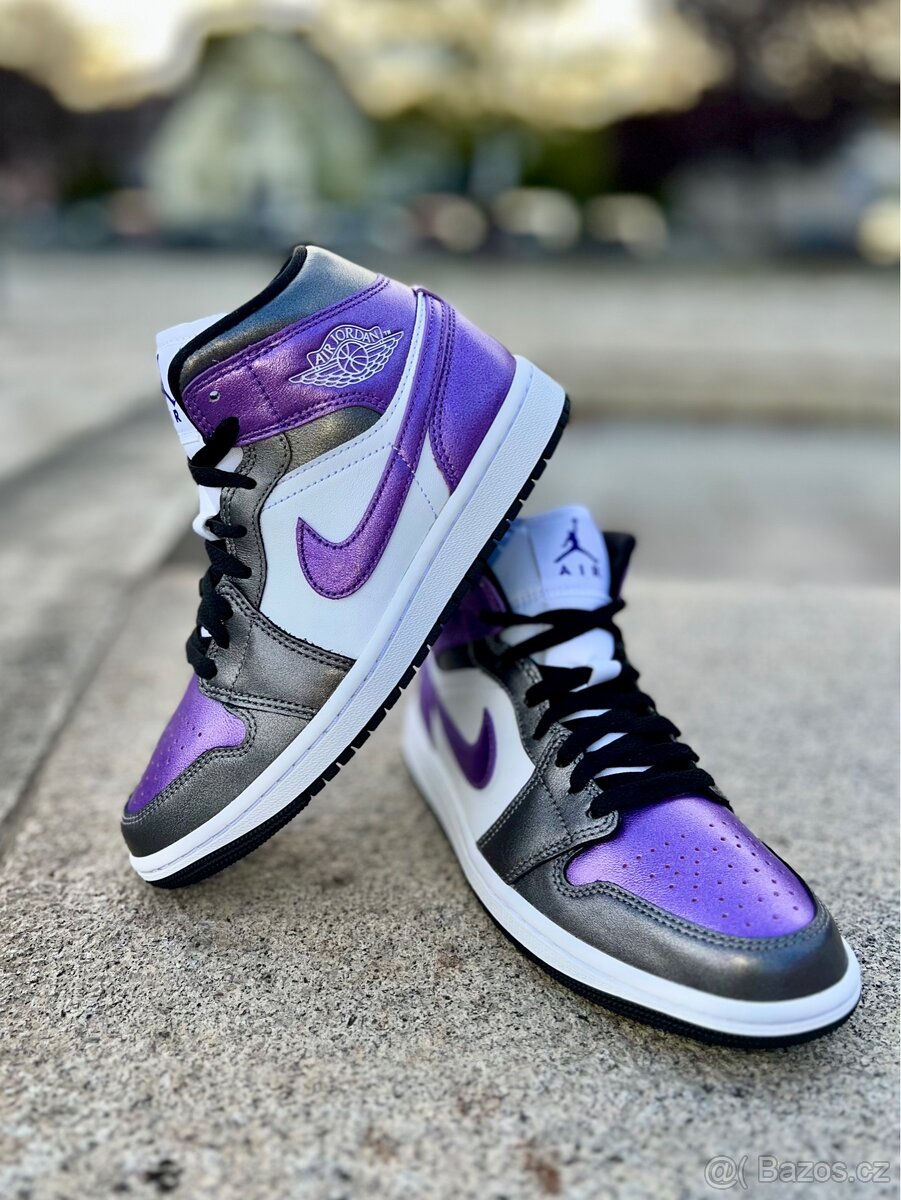 Air Jordan 1 Mid SE Grape Ice