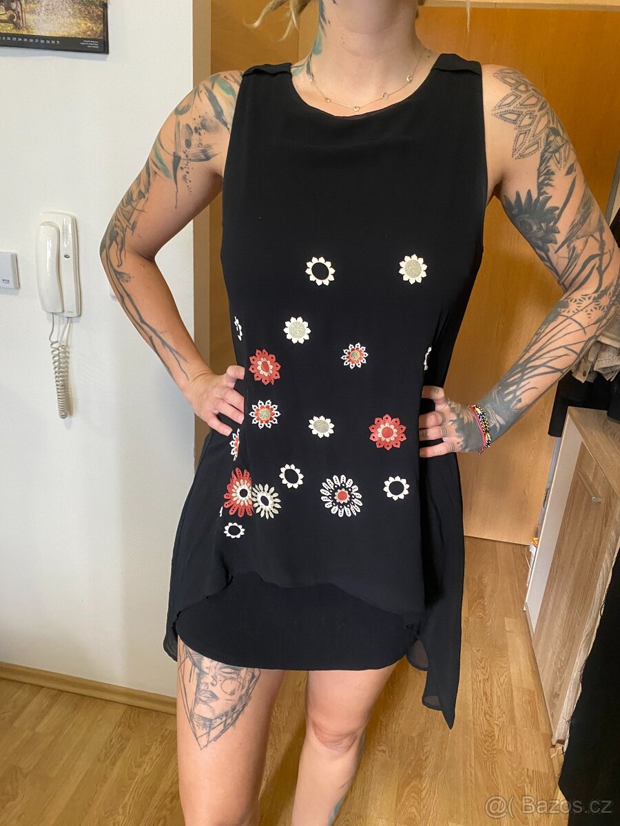 Dámské šaty Desigual