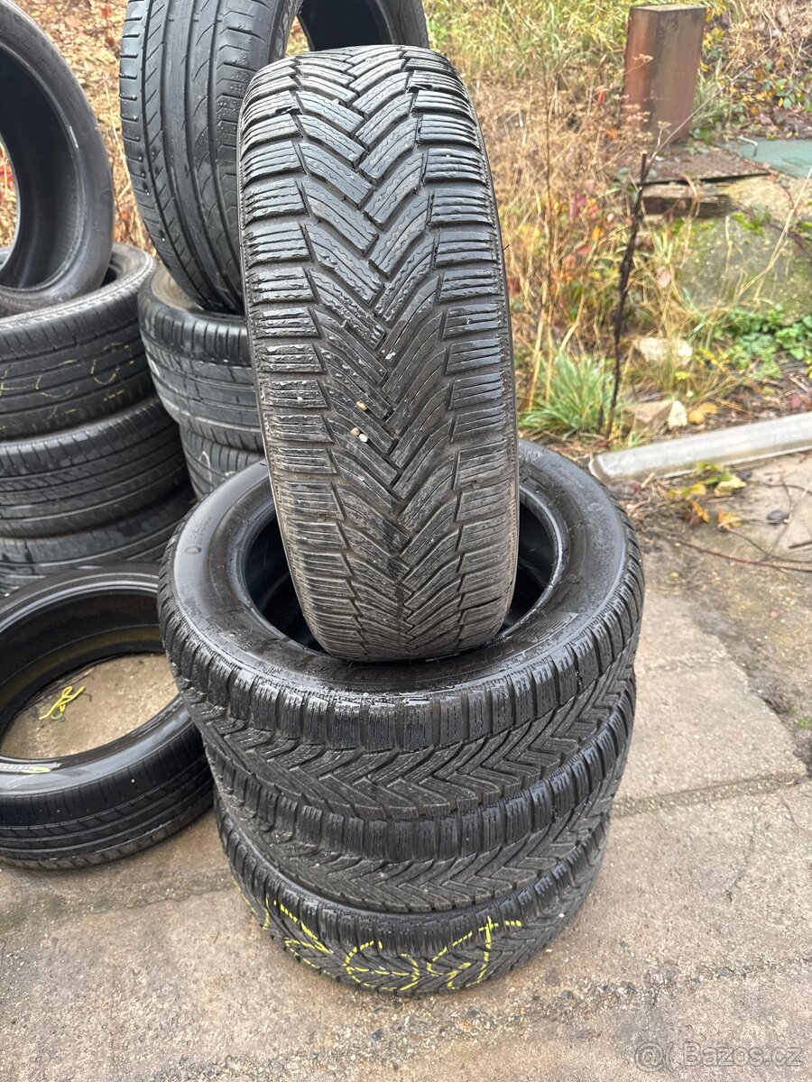215/55R17 98V Michelin Alpin 6