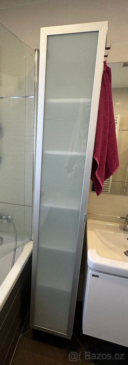 KOUPELNOVÁ SKŘÍŇ IKEA – bílá