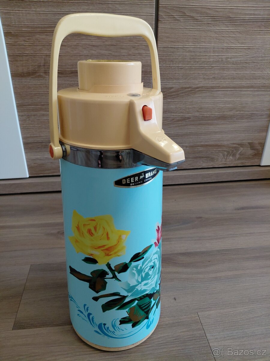 Pumpovací retro termoska + dvě zdarma