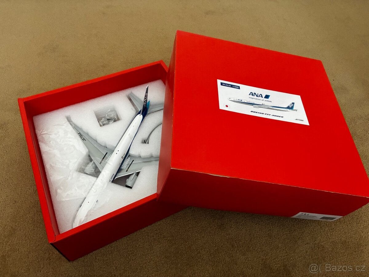 Boeing 777-300ER ANA 1:200