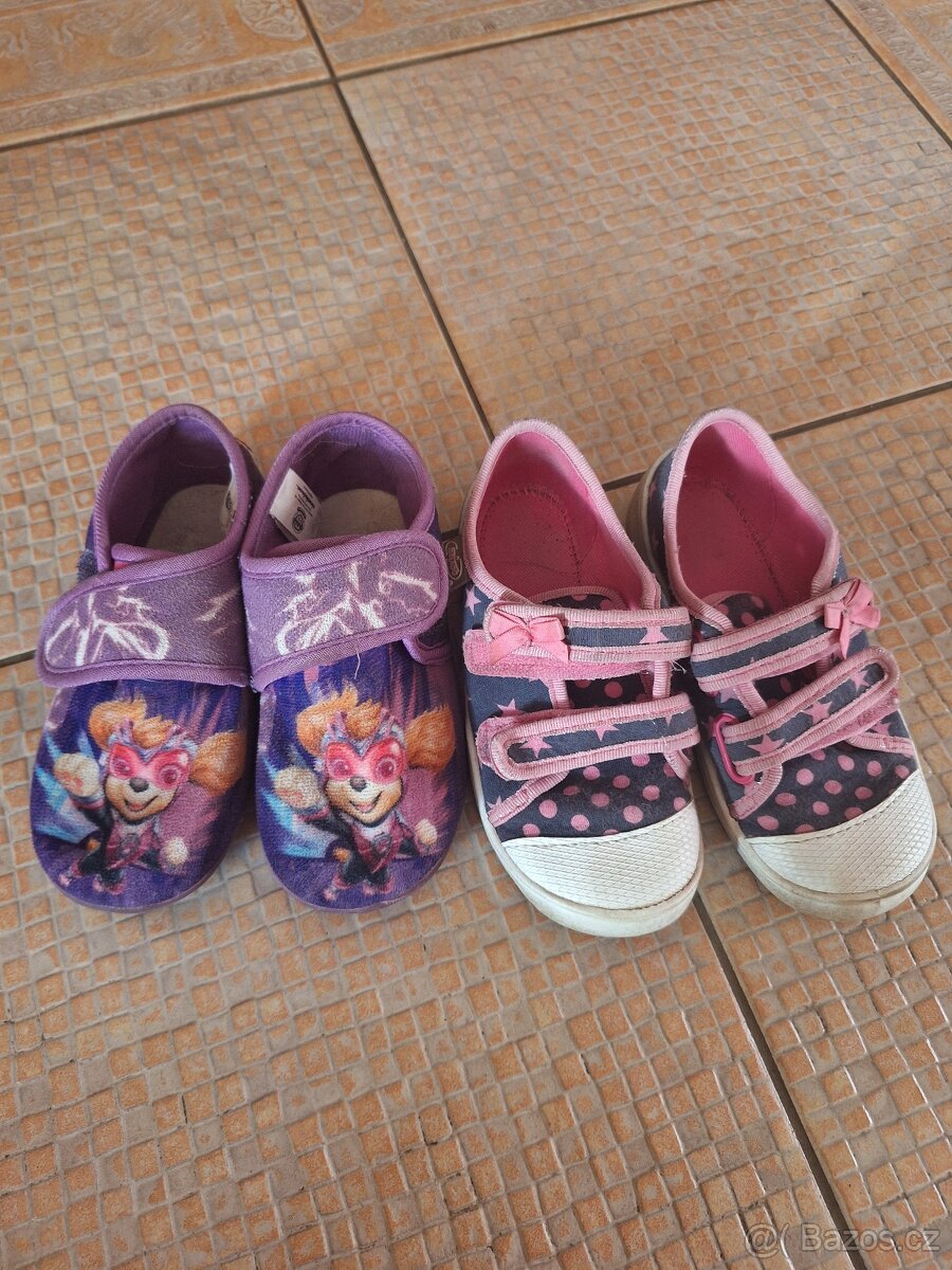 Bačkory a plátěné boty vel. 26, 27